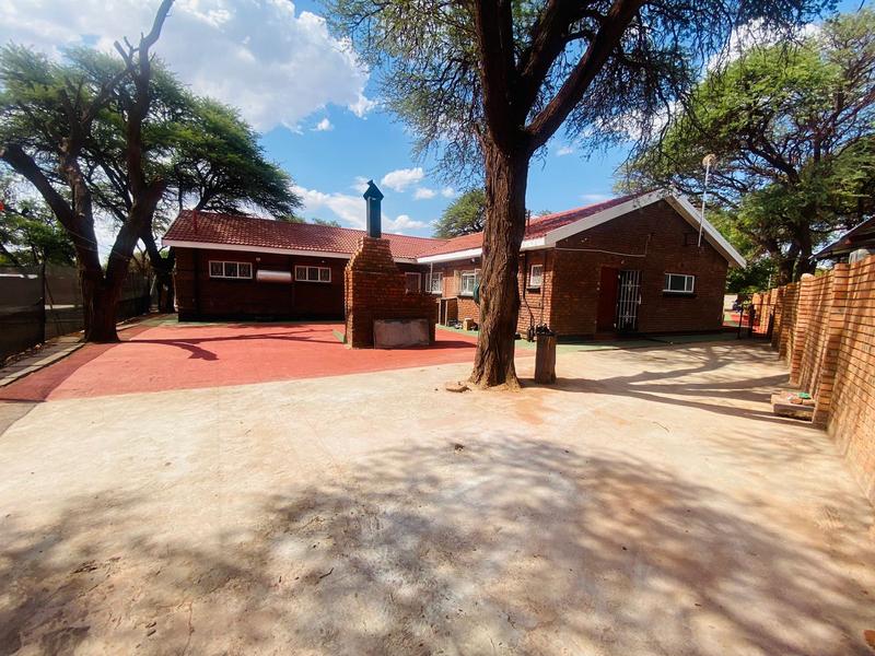 To Let 4 Bedroom Property for Rent in Kathu Northern Cape